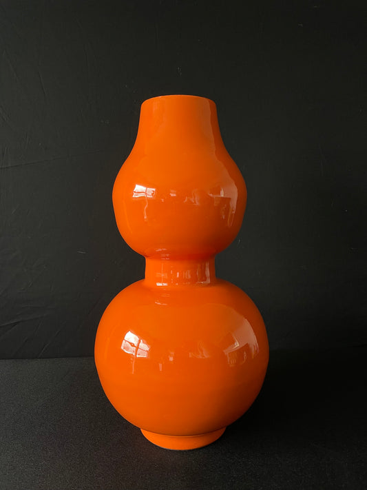Oranje vaas high neck Colmore by Diga - optioneel met zijden boeket