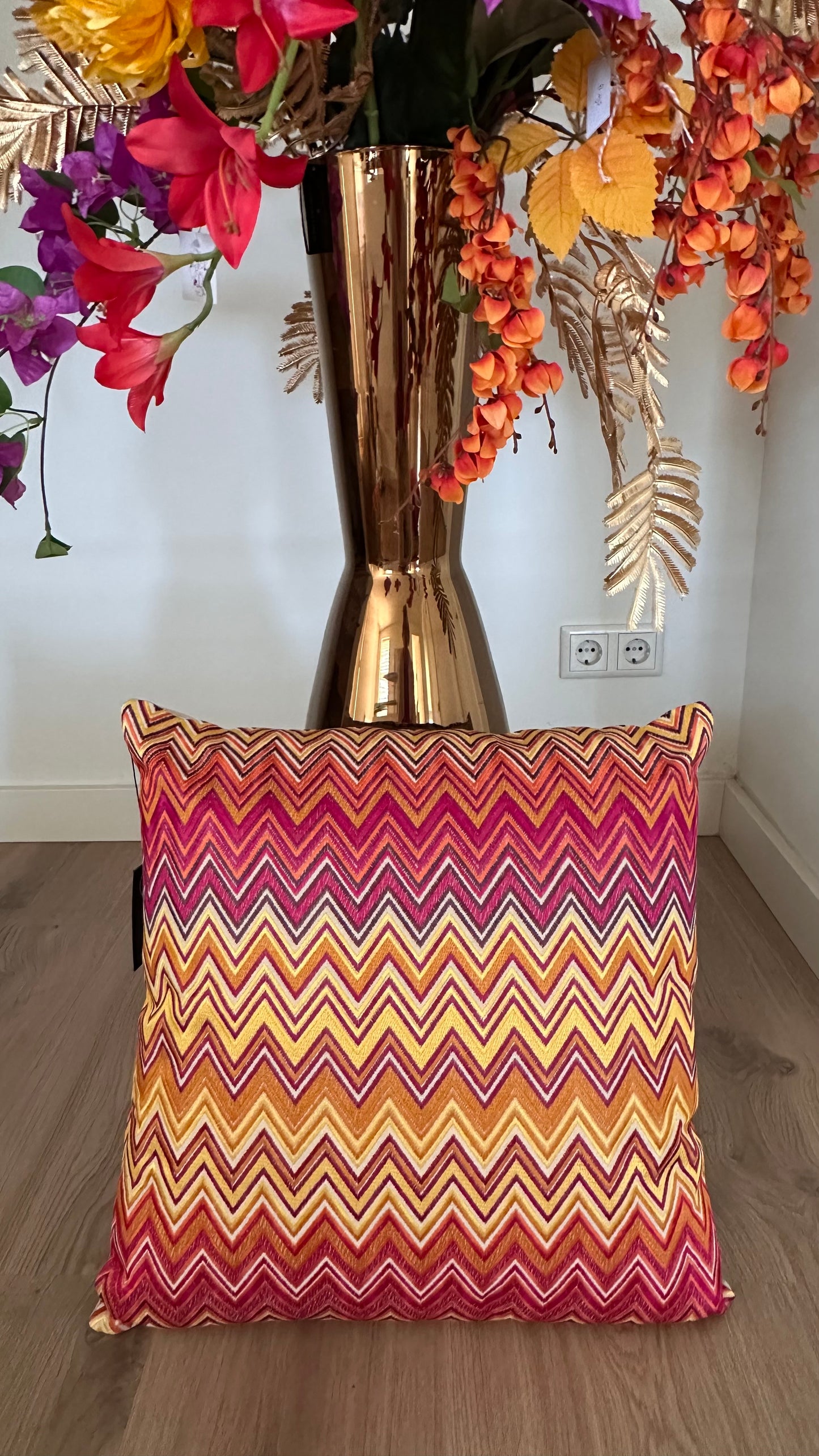 Colmore by Diga luxe glanskatoen sierkussen chevron multi 50x50 cm